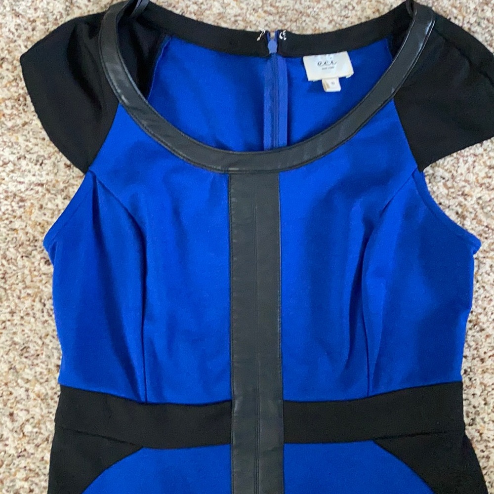 LAST CHANCE💥💥Form fitting dress; size M; Buy 2 @ $30 Sale💥